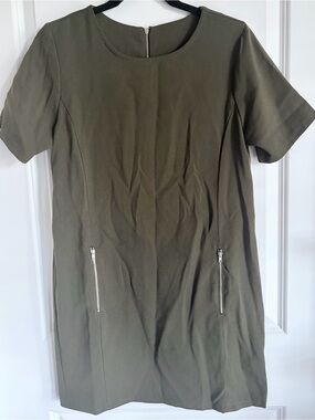 Olive Green Short-Sleeve Shift Dress with Zipper Details